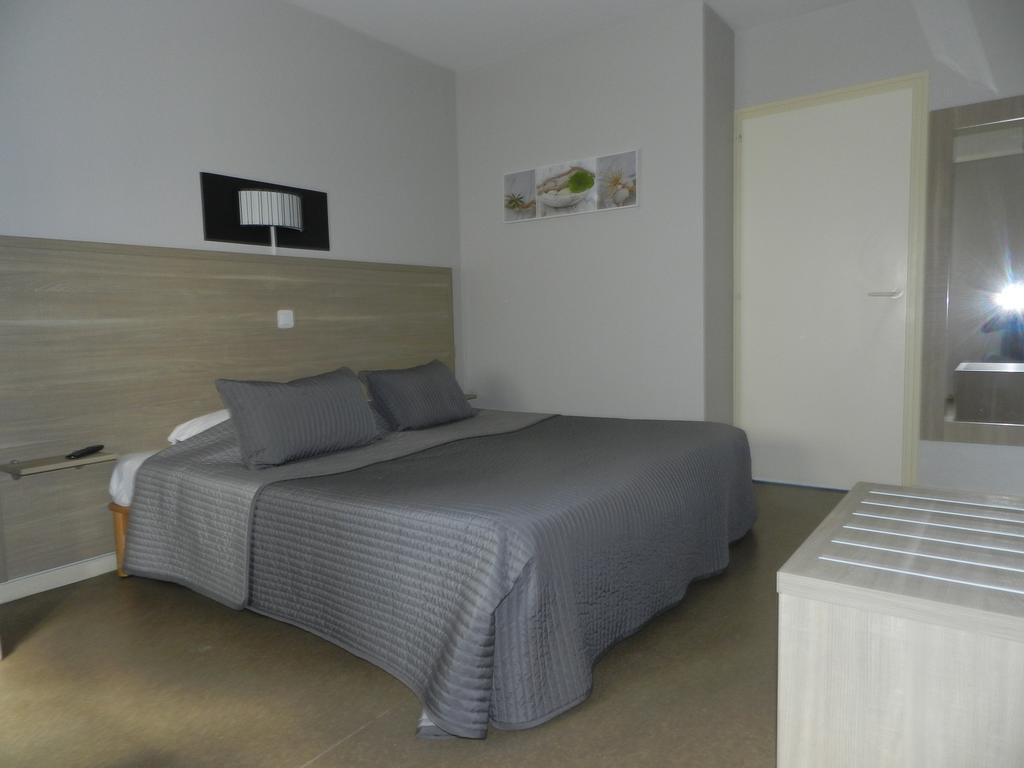Hotel Le Cerizay Luaran gambar