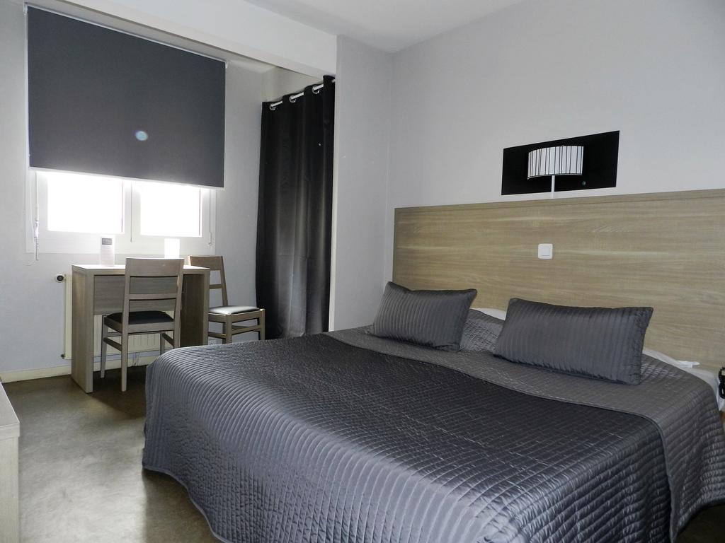Hotel Le Cerizay Luaran gambar